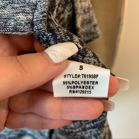 🤍Anthropologie Comme Toi Navy and Cream Slit Top - Picture 4 of 8